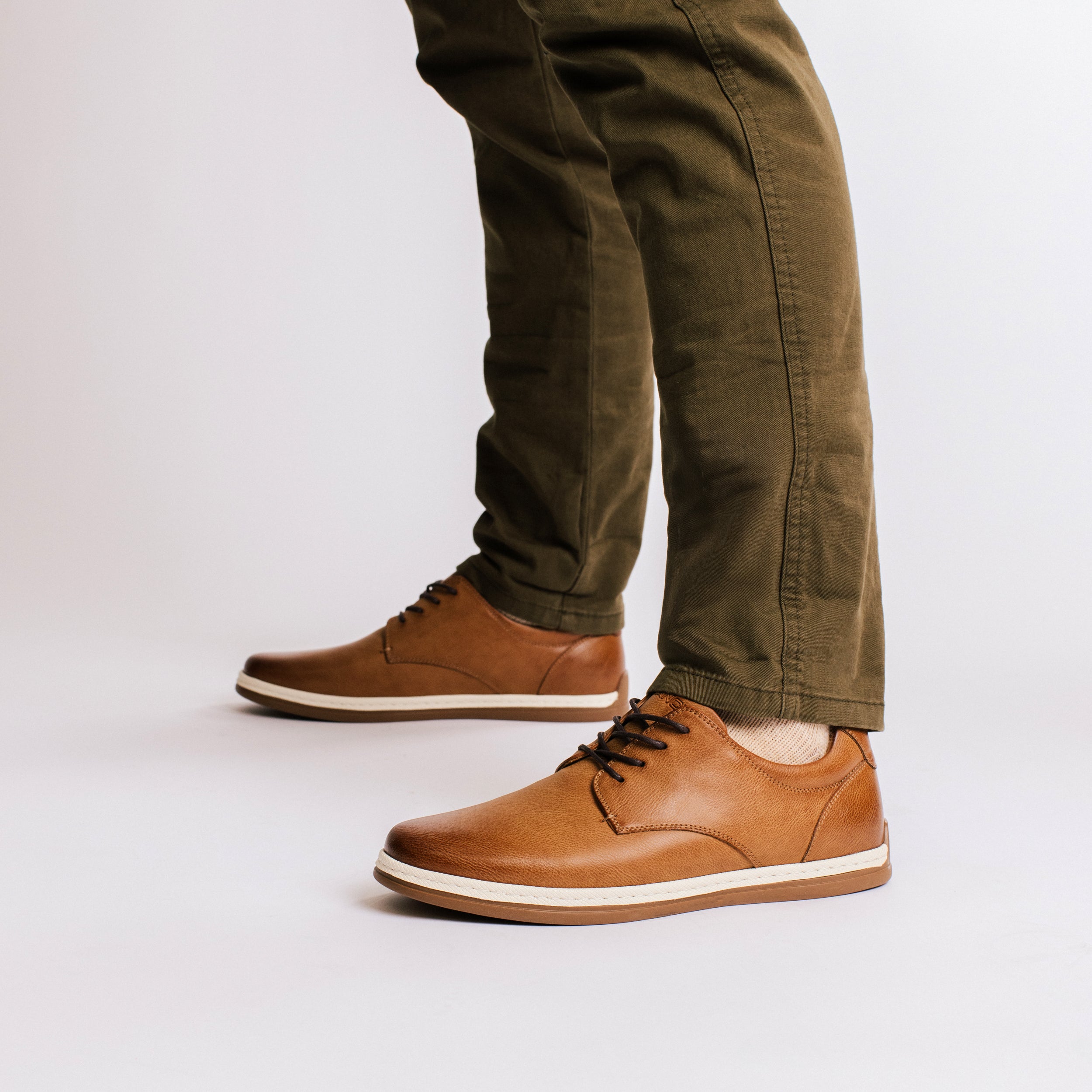 Brodrick Flexible Lace-up Sneaker