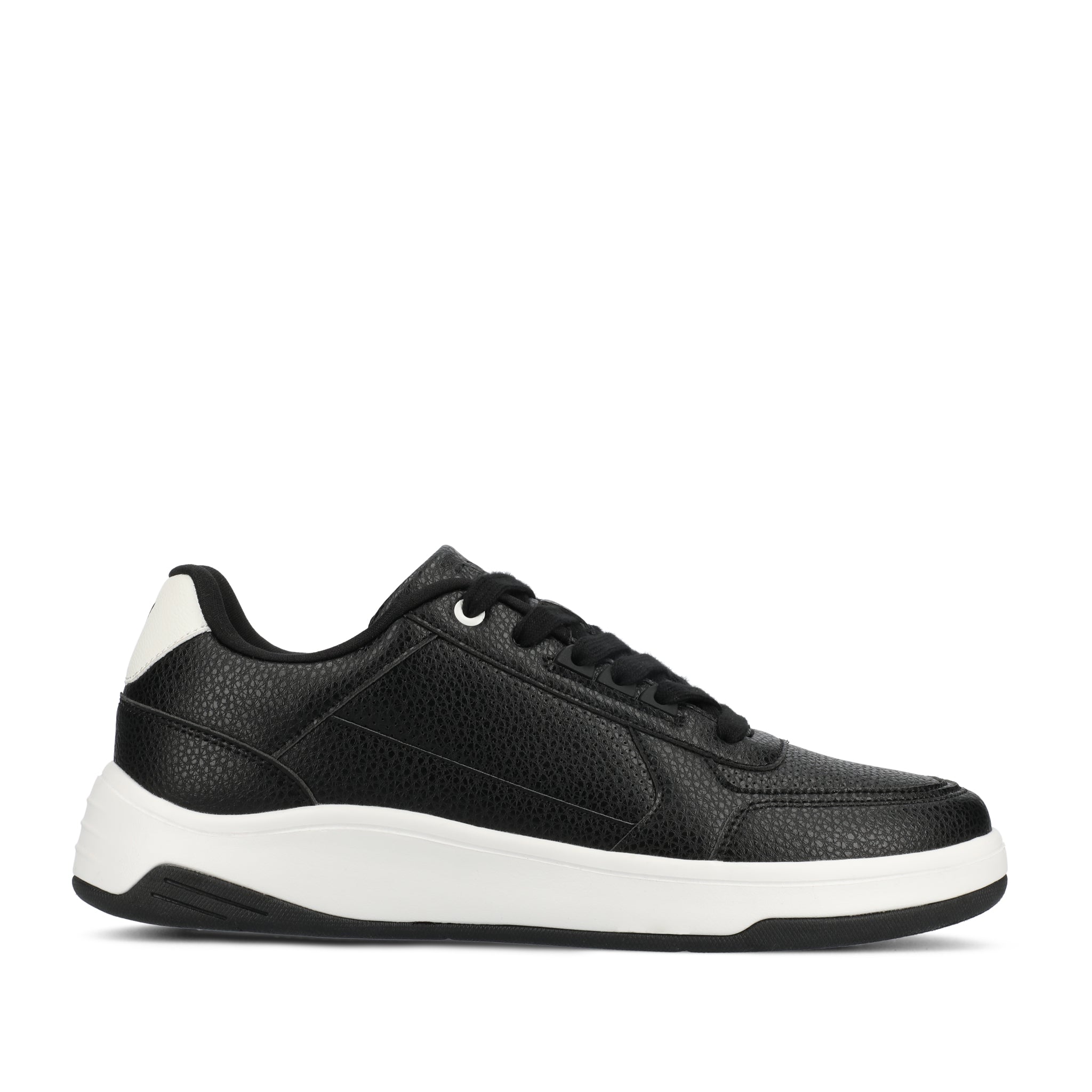 Swift Low Top Flexible Sneaker
