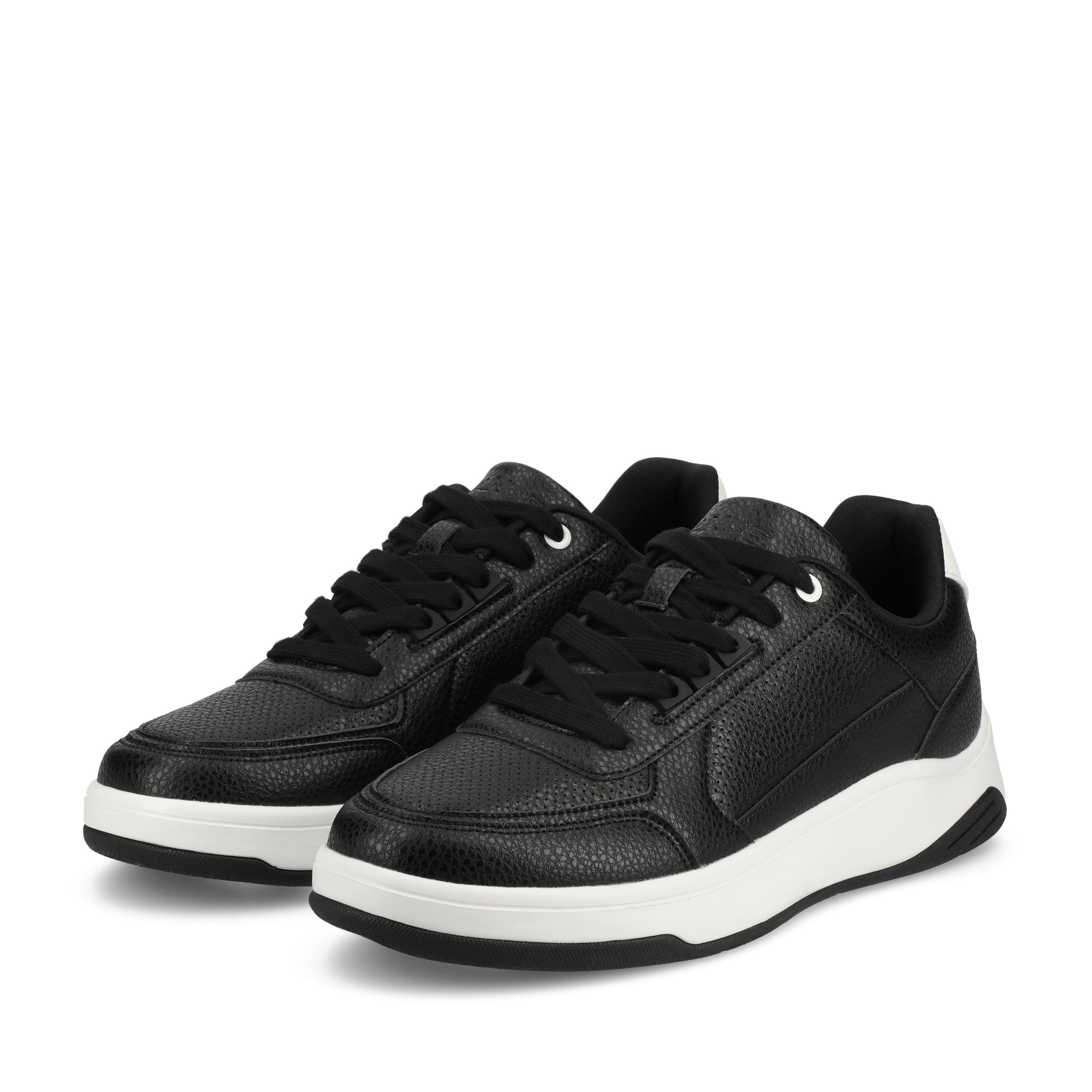 Swift Low Top Flexible Sneaker