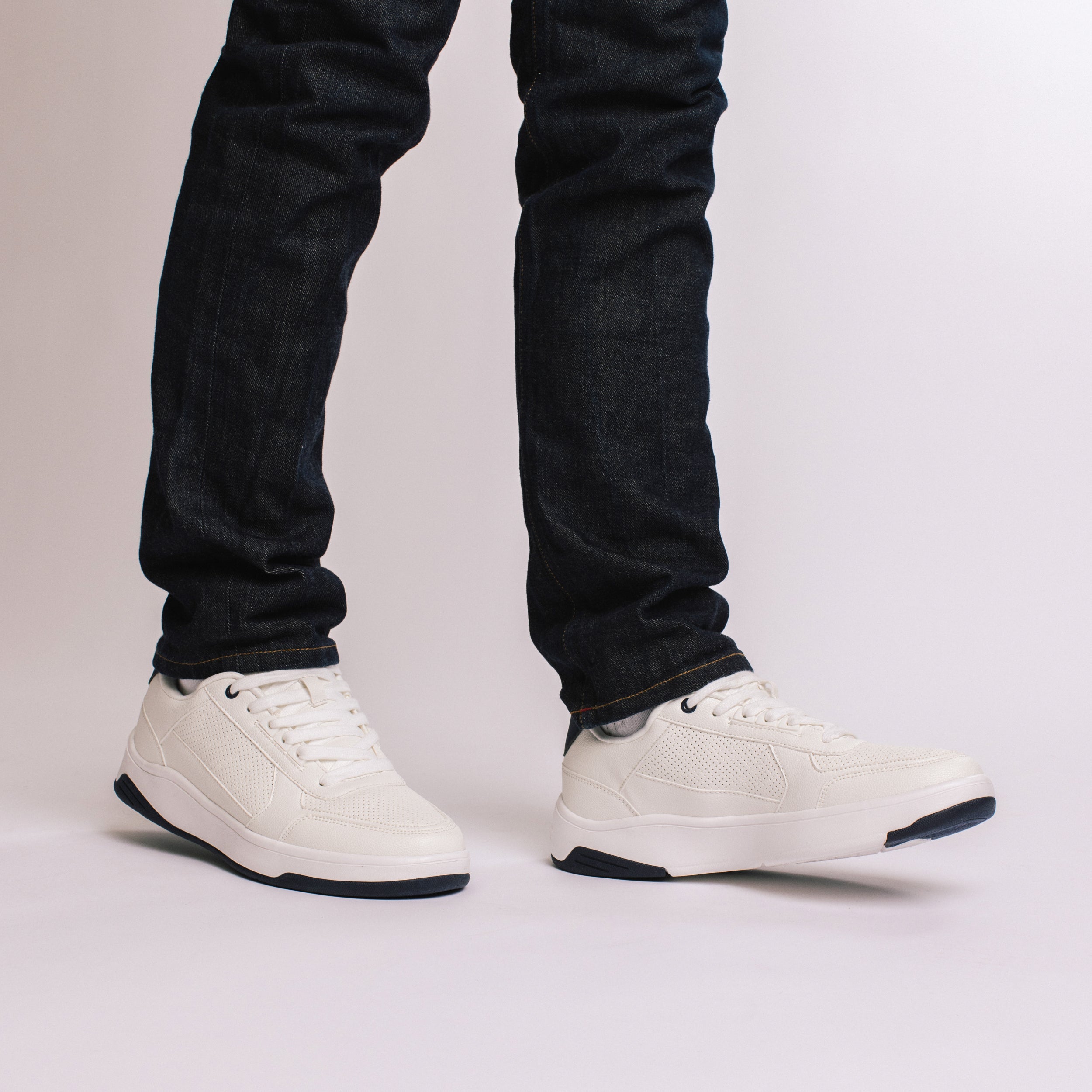 Swift Low Top Flexible Sneaker